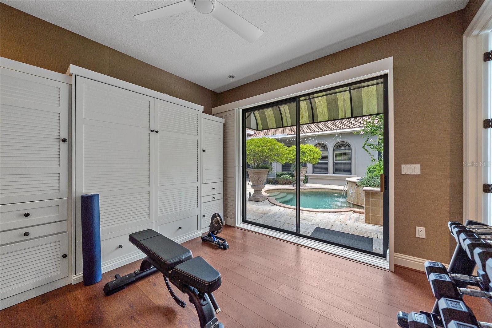 PARADISE SHORES - Residential