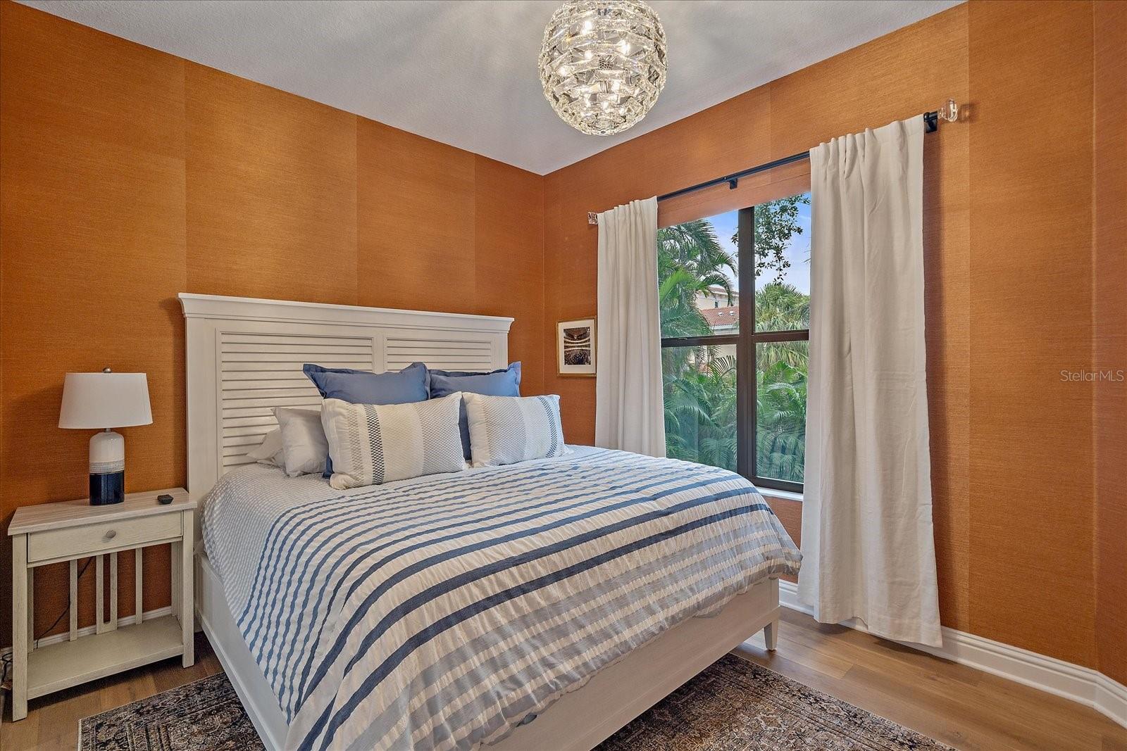 PARADISE SHORES - Residential