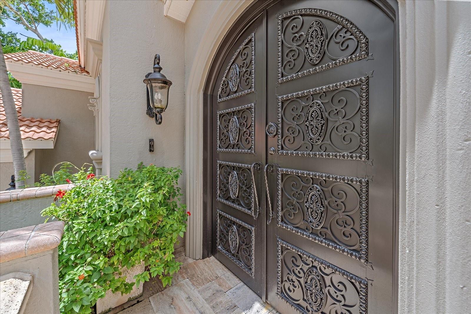 PARADISE SHORES - Residential