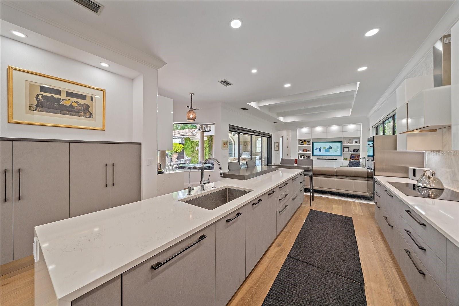 PARADISE SHORES - Residential