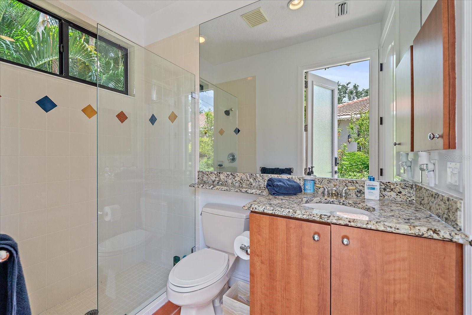 PARADISE SHORES - Residential