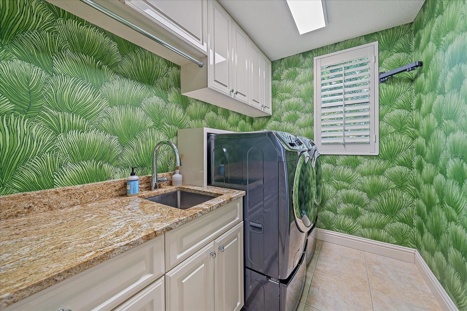 PARADISE SHORES - Residential