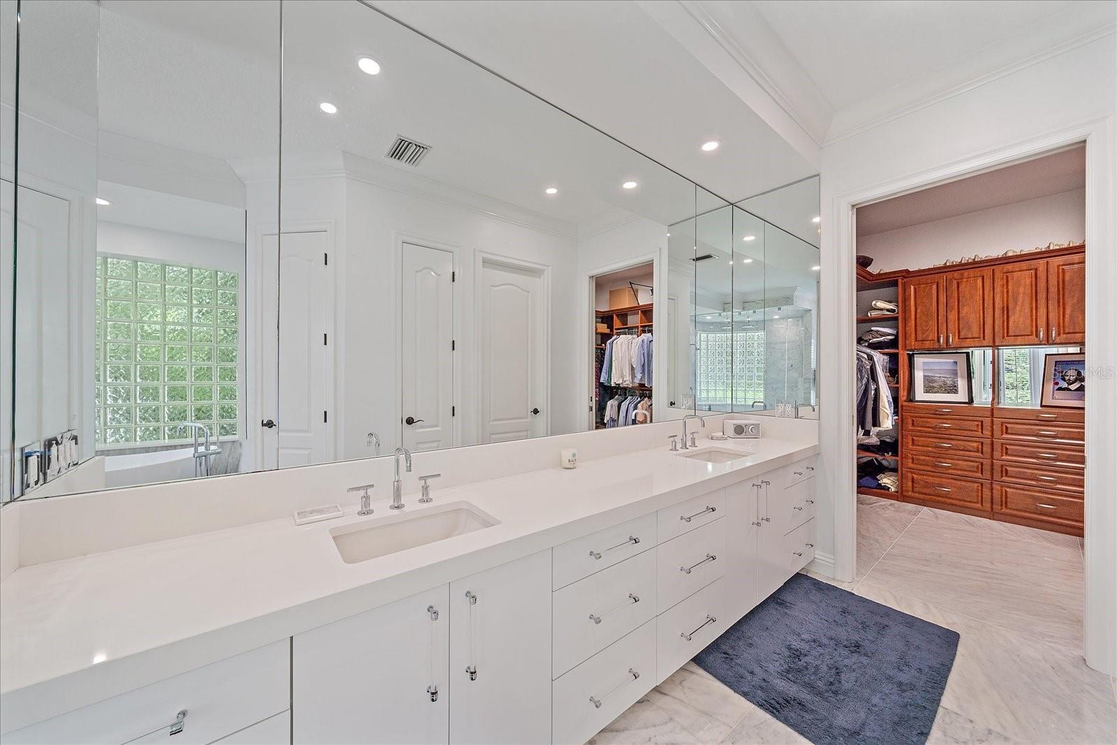 PARADISE SHORES - Residential