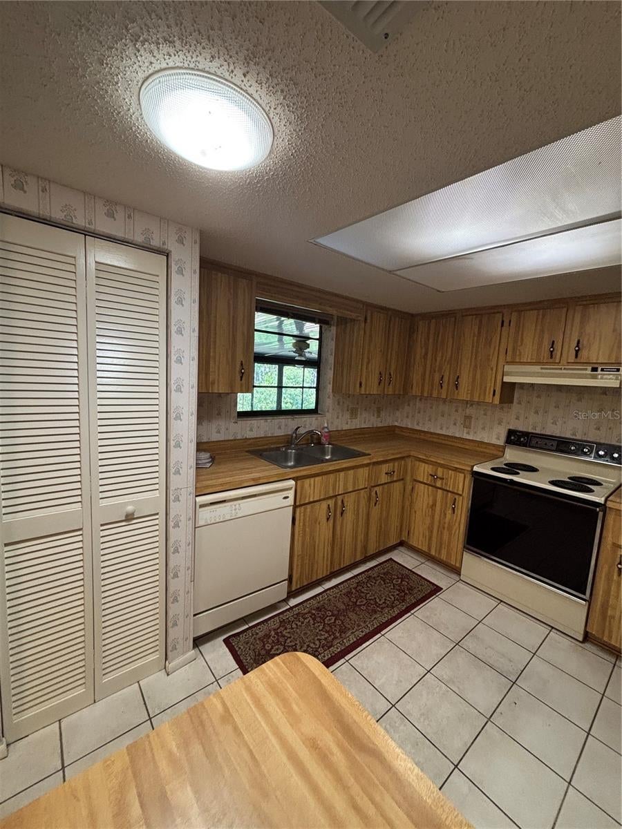 3415 MARY LANE