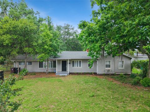 Photo of 2015 Buckminster Circle, Orlando, FL 32803 (MLS # O6403475)
