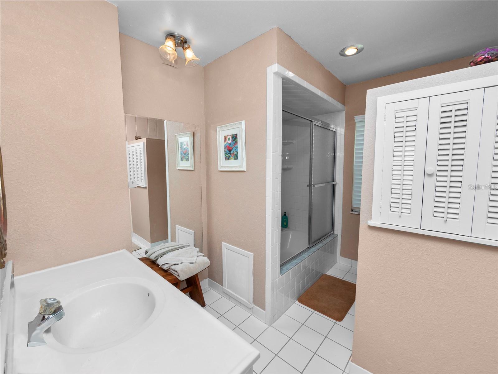 LAKE BENTLEY - Residential