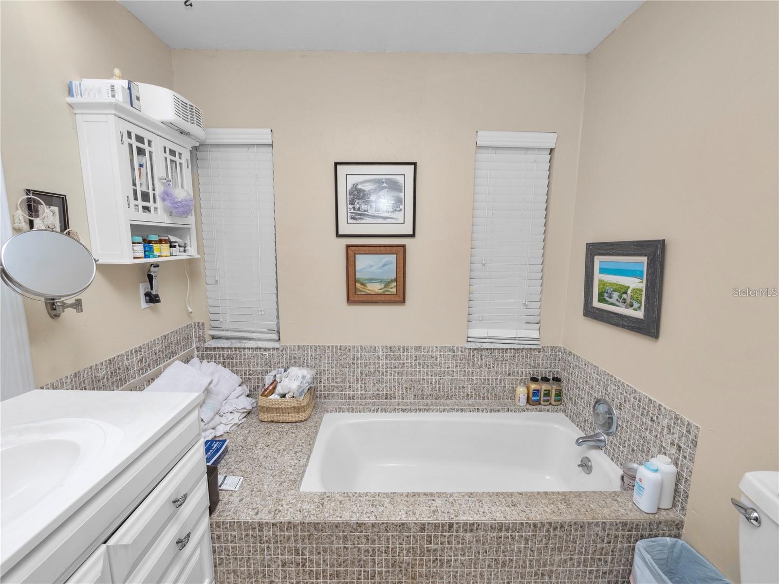 LAKE BENTLEY - Residential