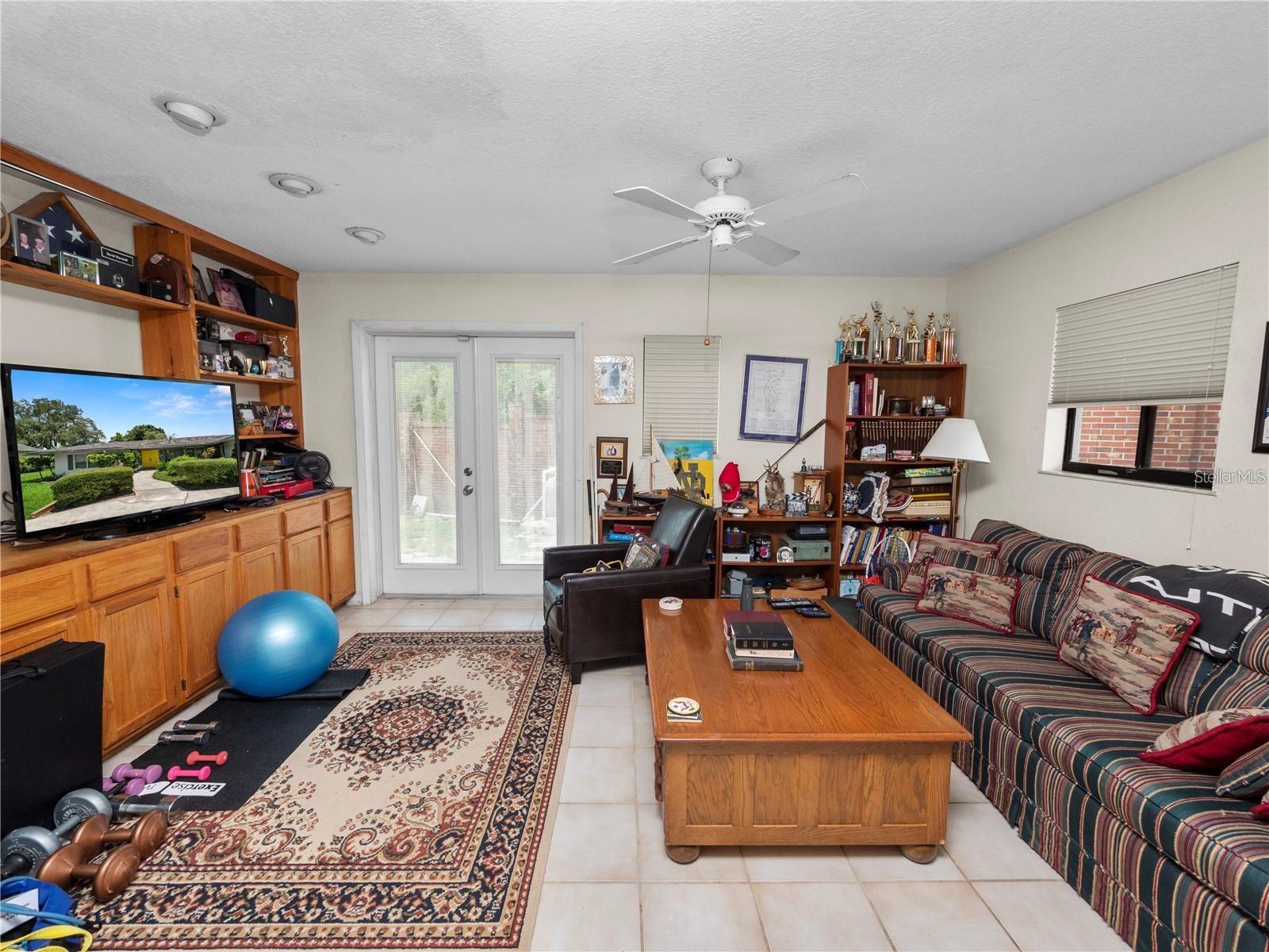 LAKE BENTLEY - Residential