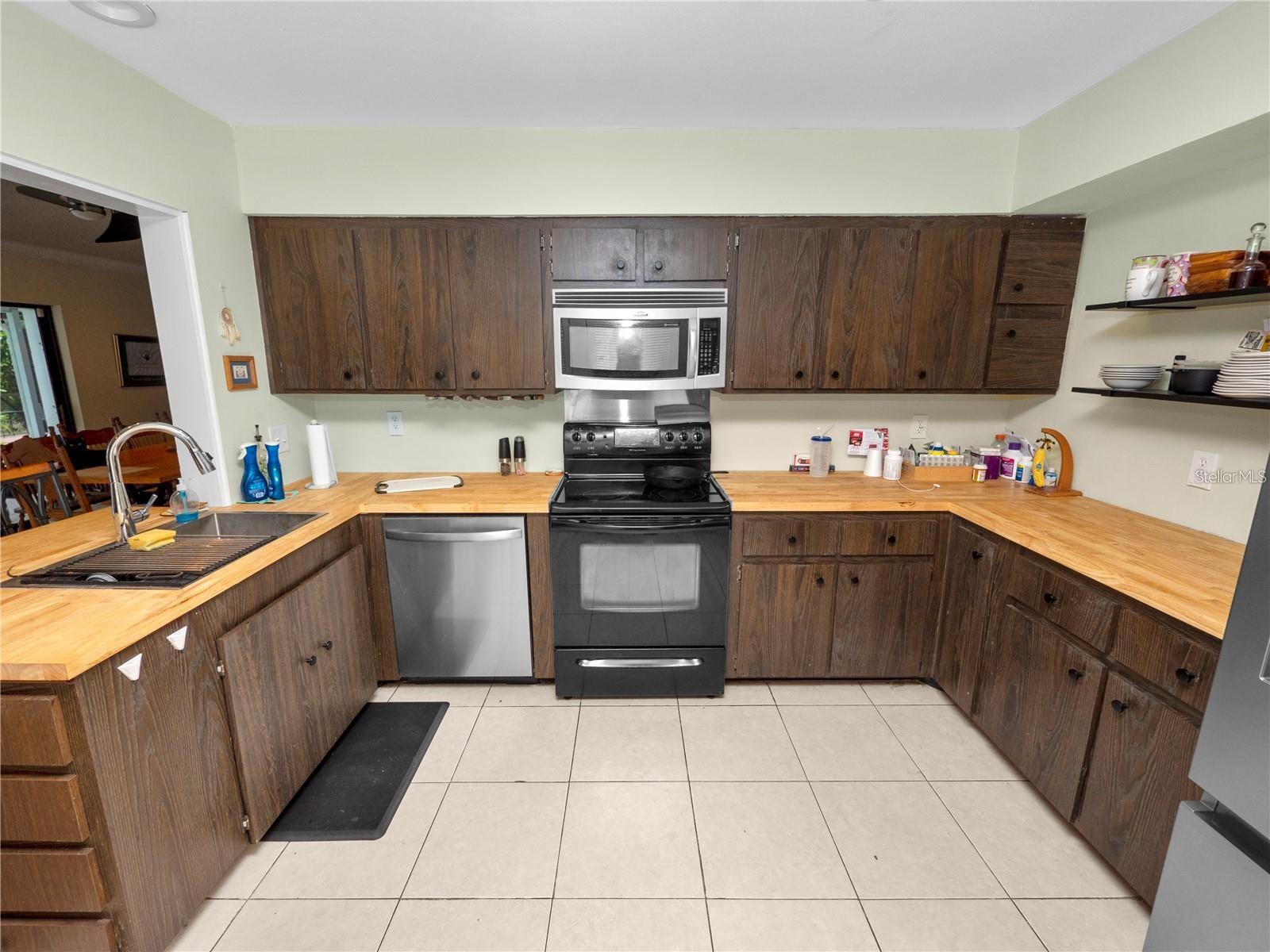 LAKE BENTLEY - Residential