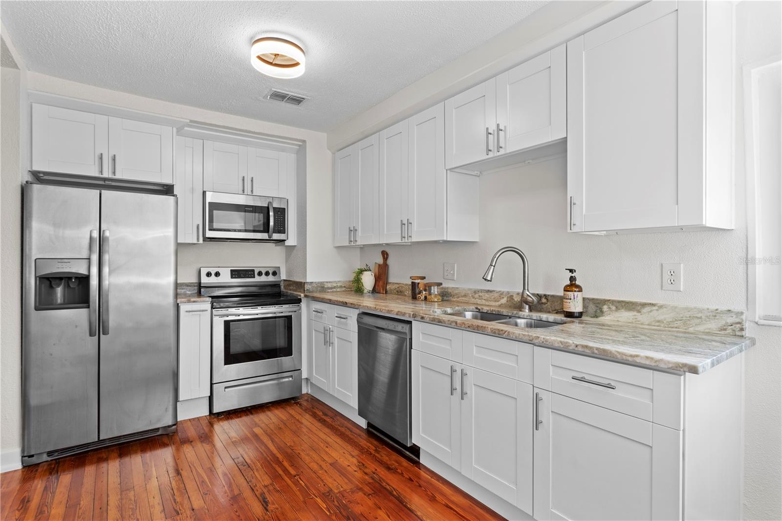 CRESENT LAKE GARDENS - Residential