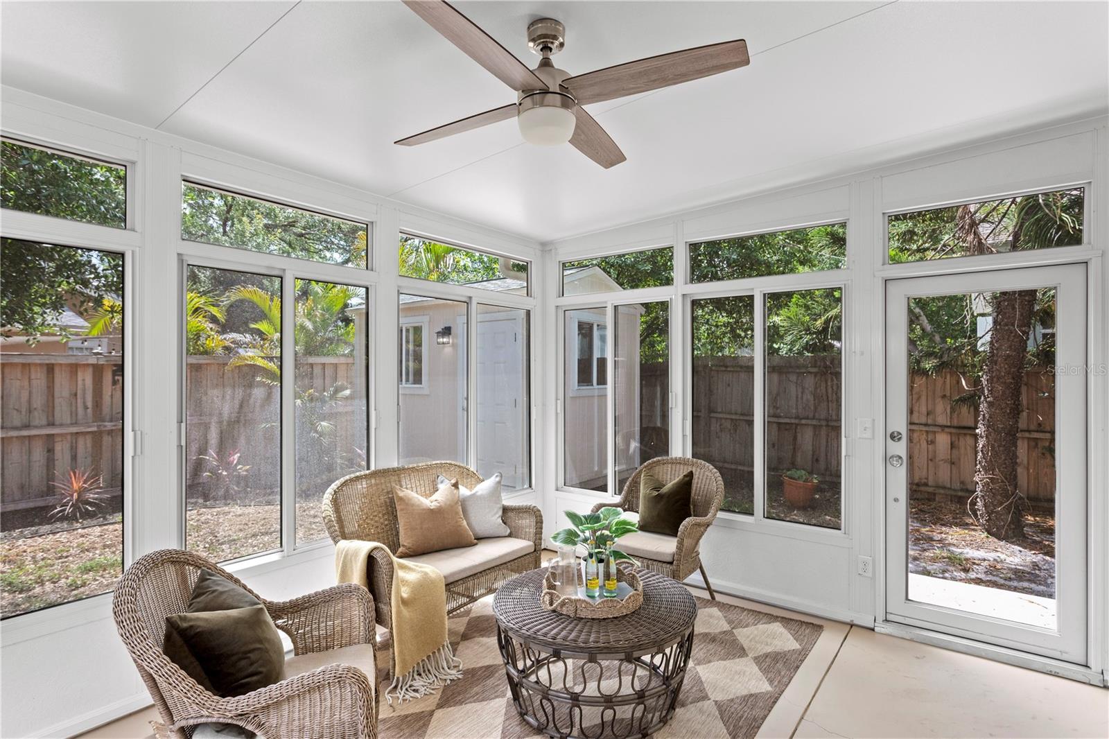 CRESENT LAKE GARDENS - Residential