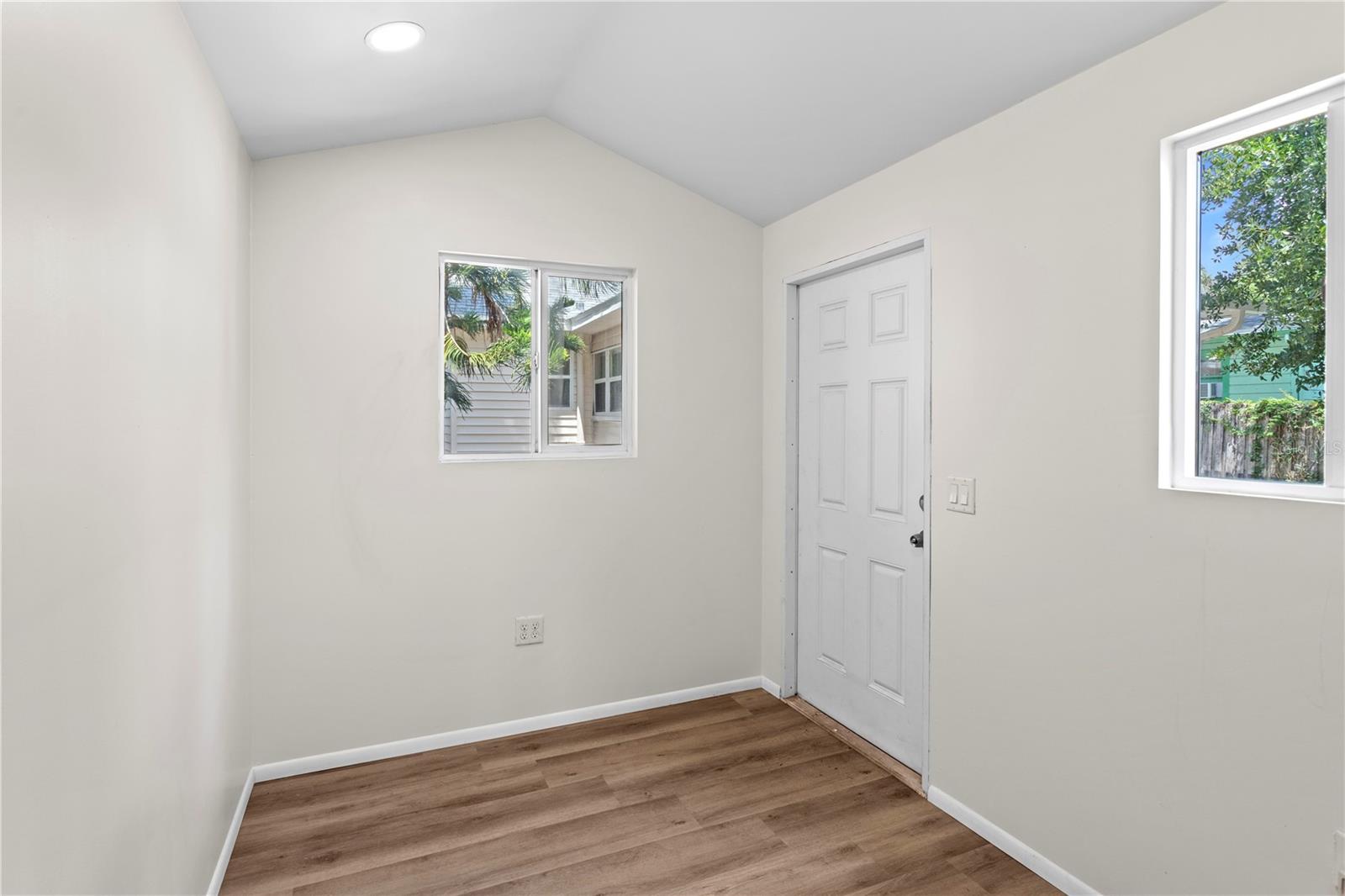 CRESENT LAKE GARDENS - Residential