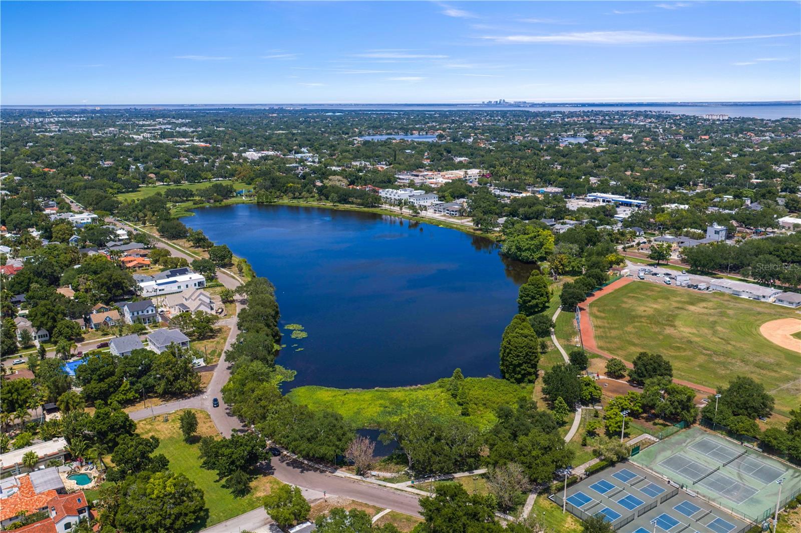 CRESENT LAKE GARDENS - Residential