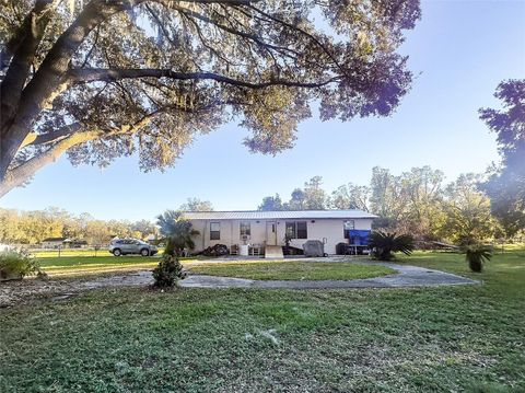 A home in LAKELAND