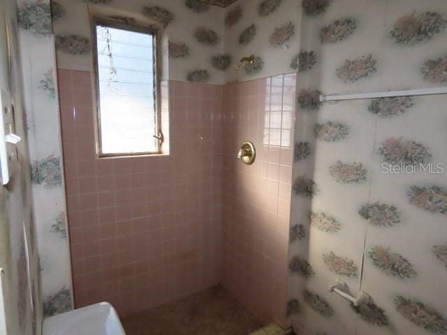 BAY PINES ESTATES - Residential