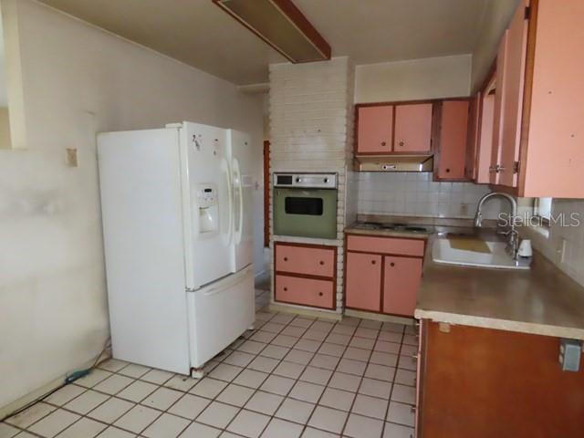 BAY PINES ESTATES - Residential