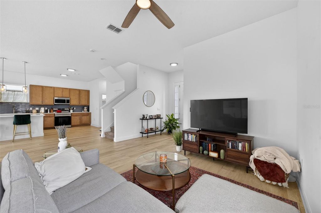 Photo of 701 Dennis Avenue, Orlando, FL 32807 (MLS # O6415223)
