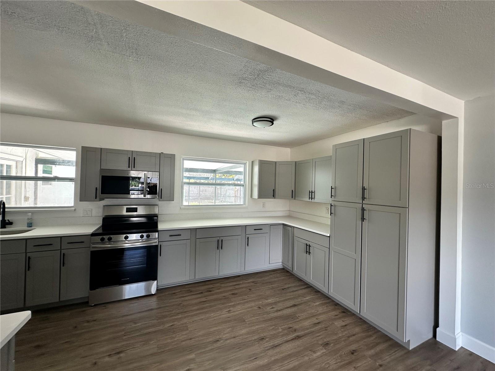 WINSOR MANOR - Residential