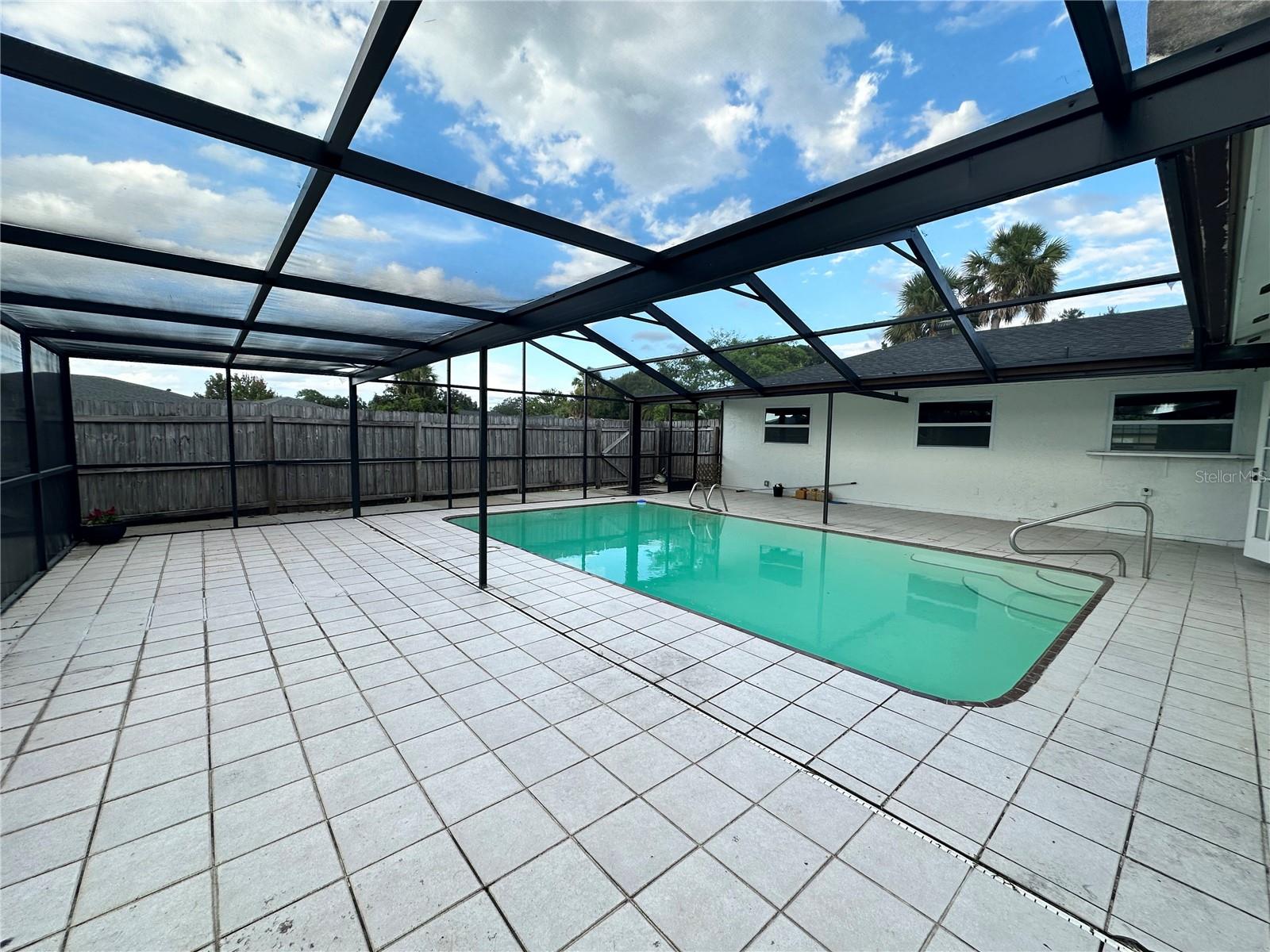 WINSOR MANOR - Residential