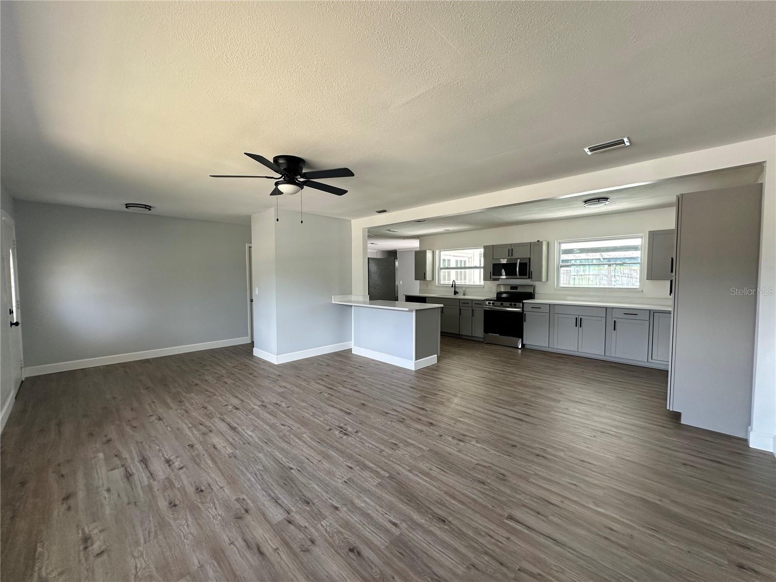 WINSOR MANOR - Residential