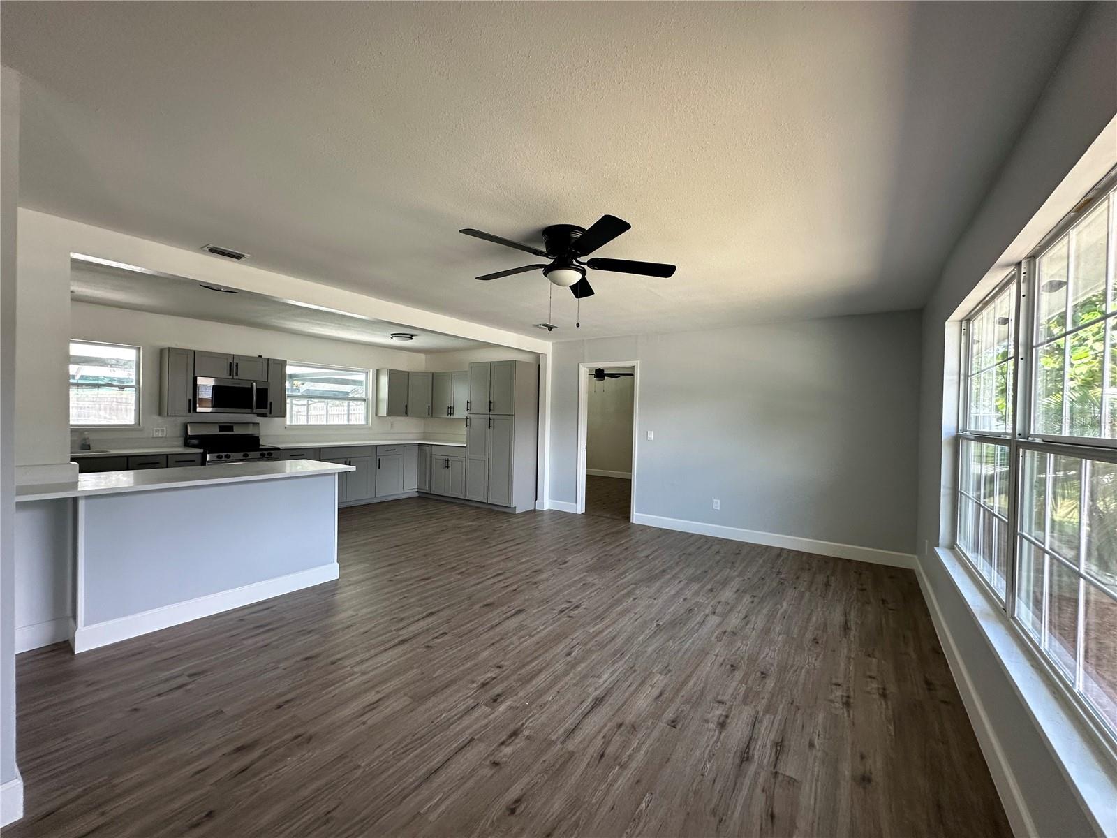 WINSOR MANOR - Residential