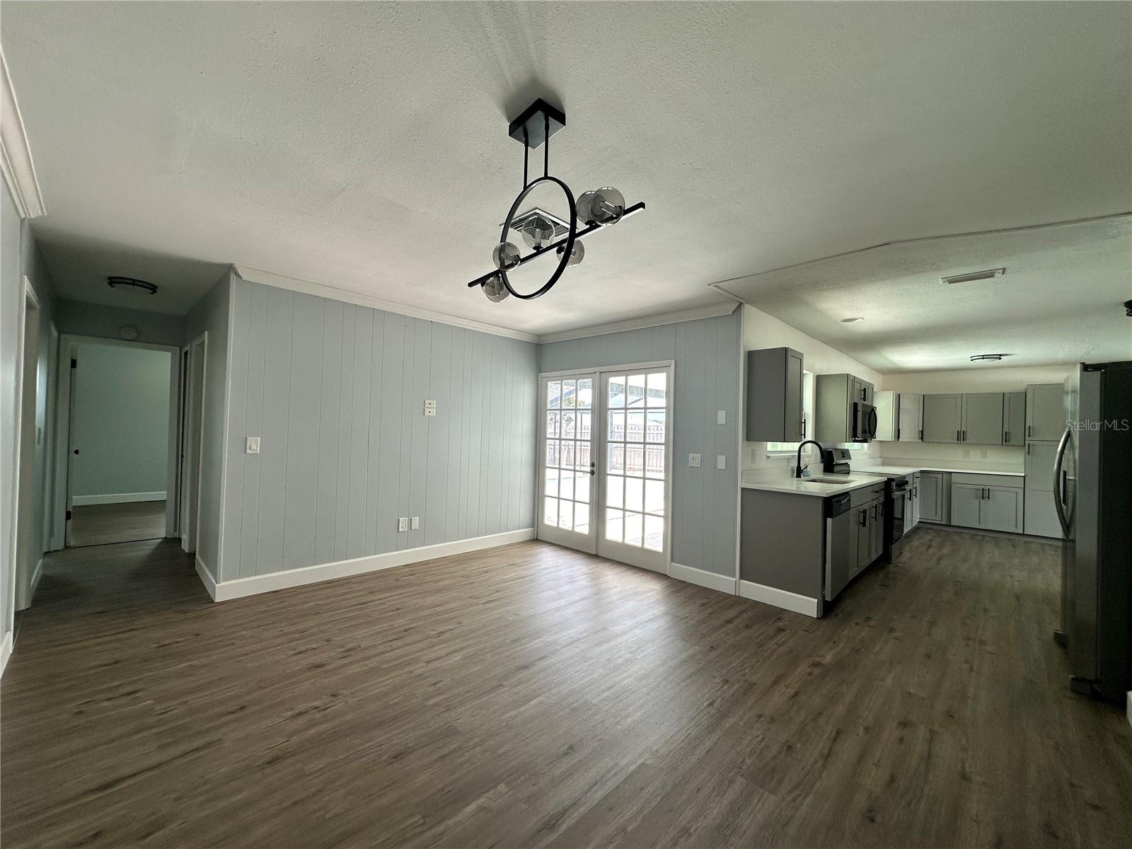 WINSOR MANOR - Residential
