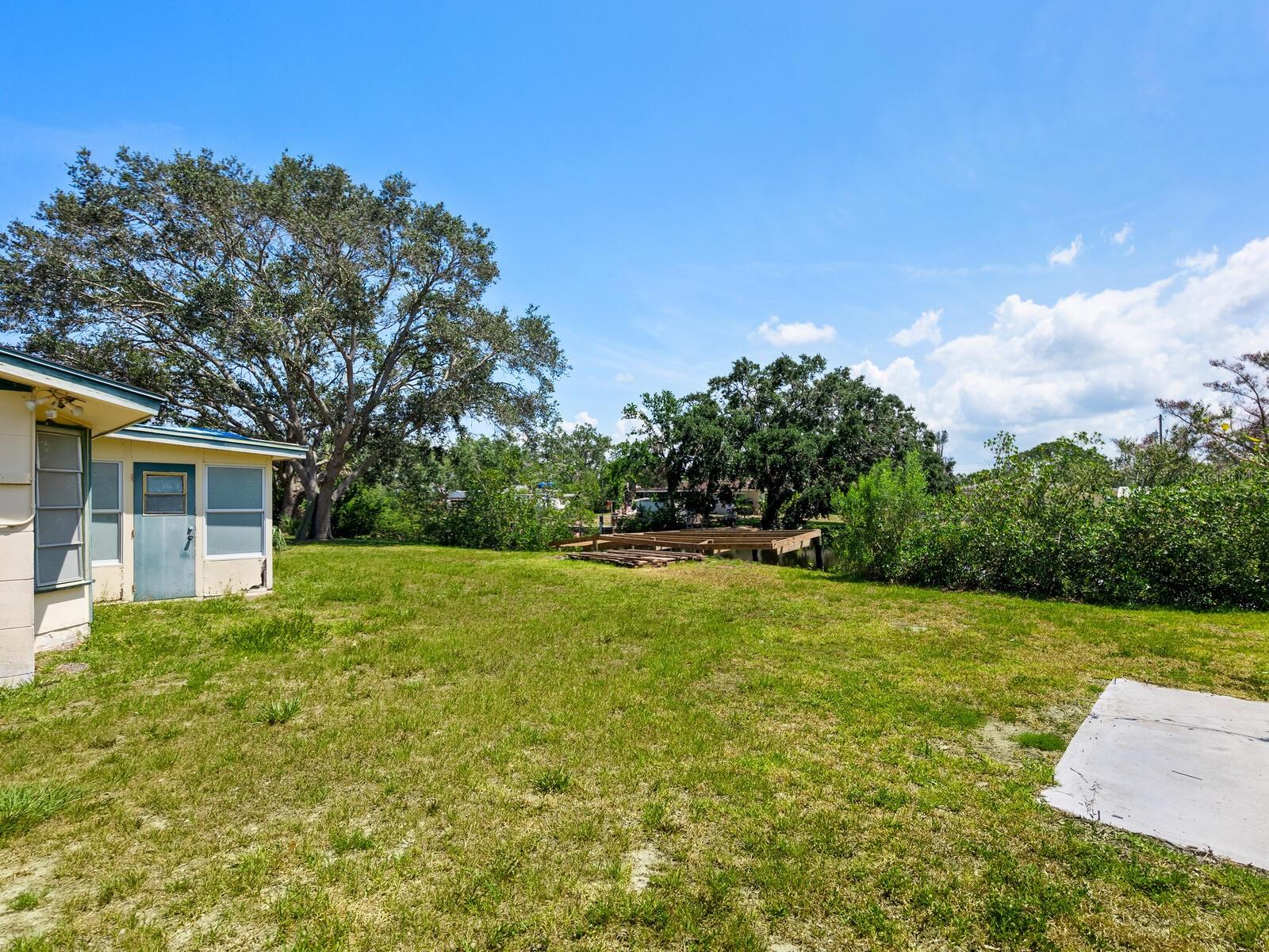 NOKOMIS ACRES - Land