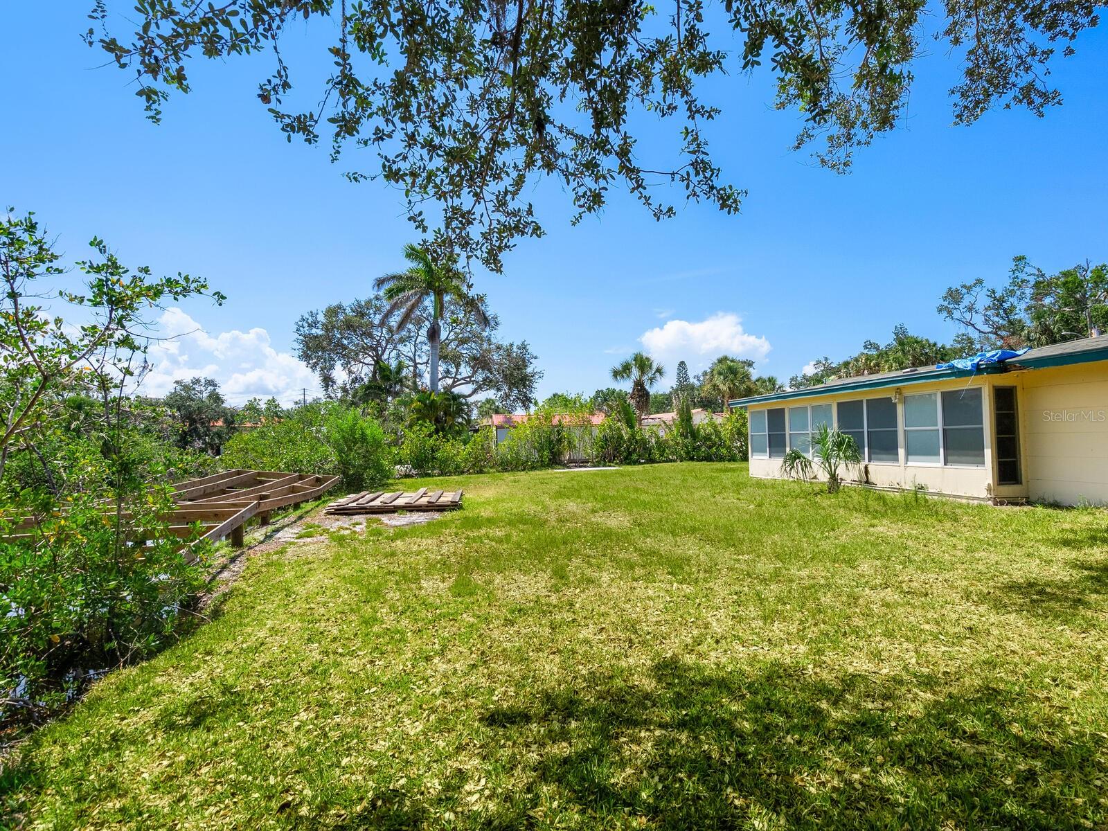 NOKOMIS ACRES - Land