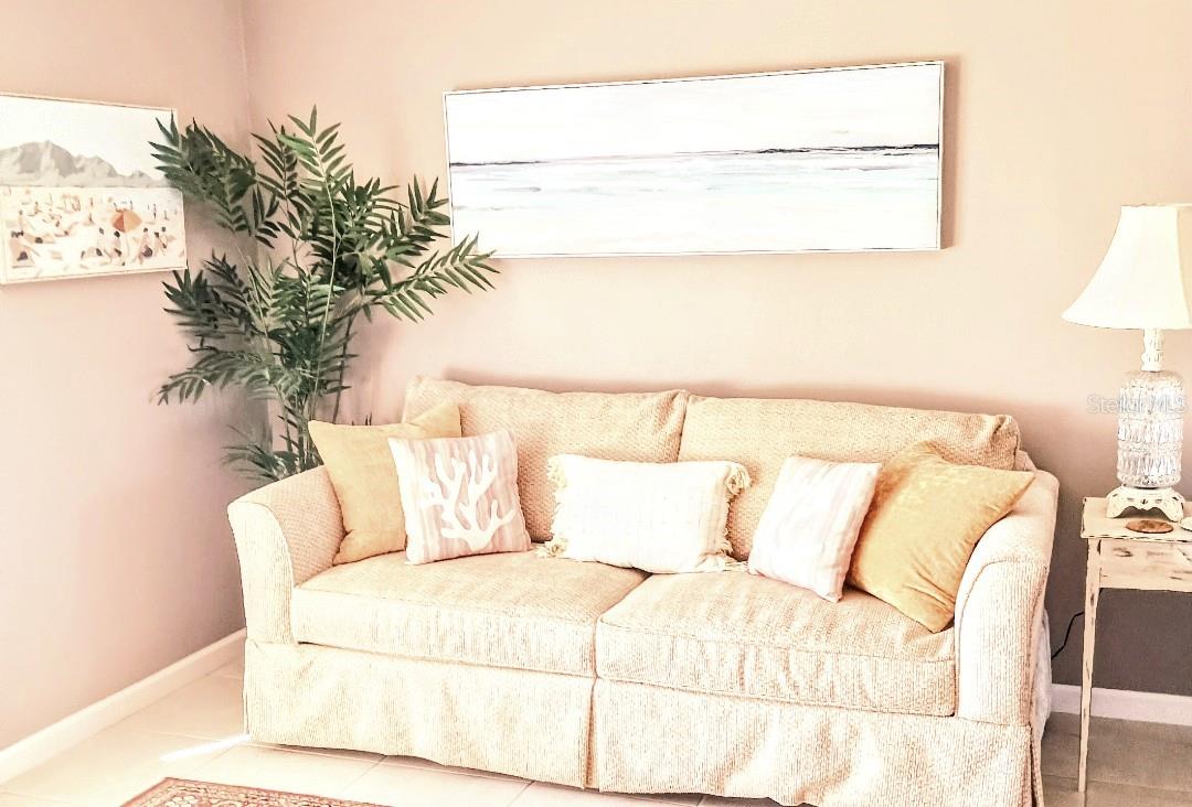 VENICE GARDENS - Residential Lease