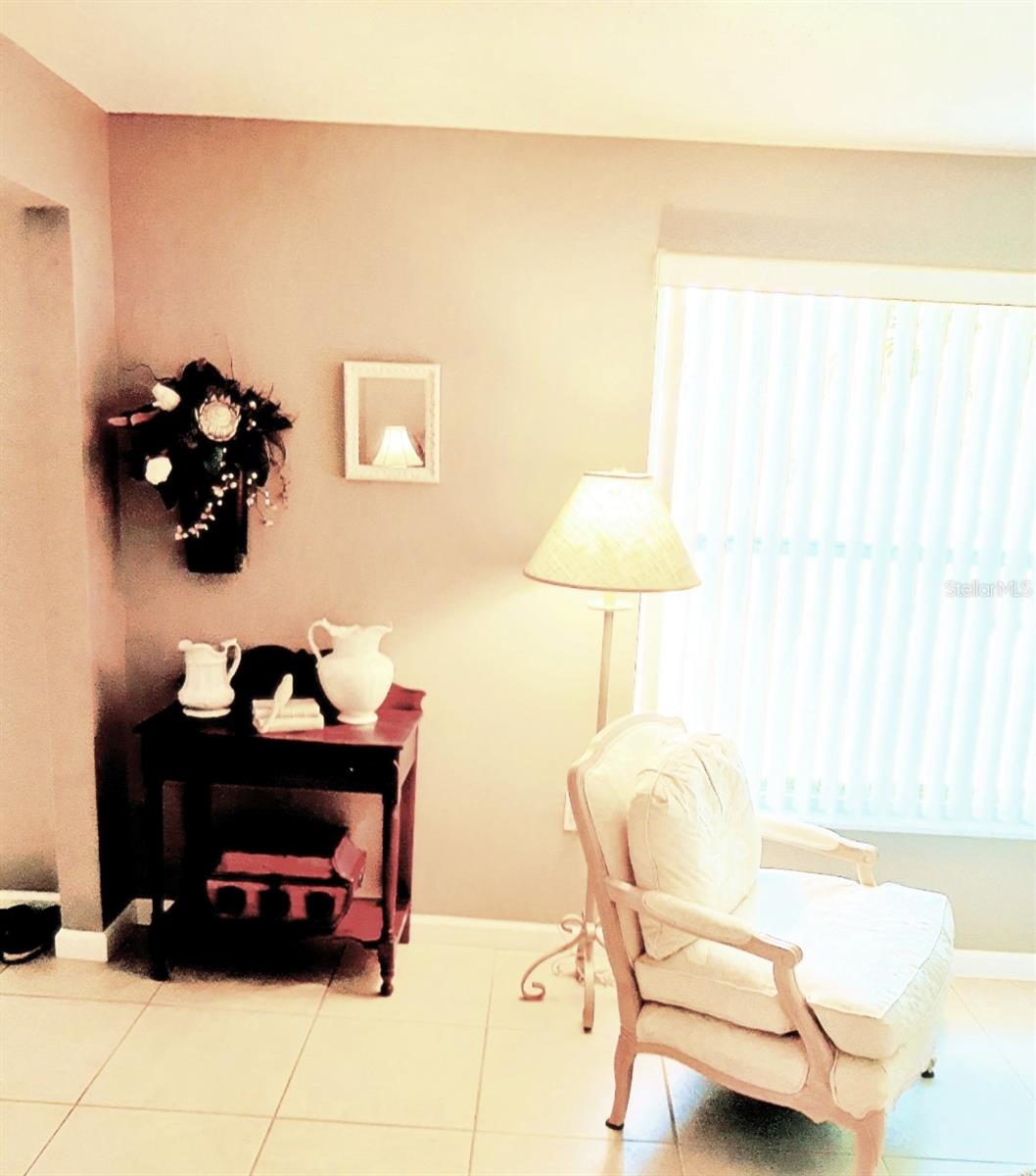 VENICE GARDENS - Residential Lease