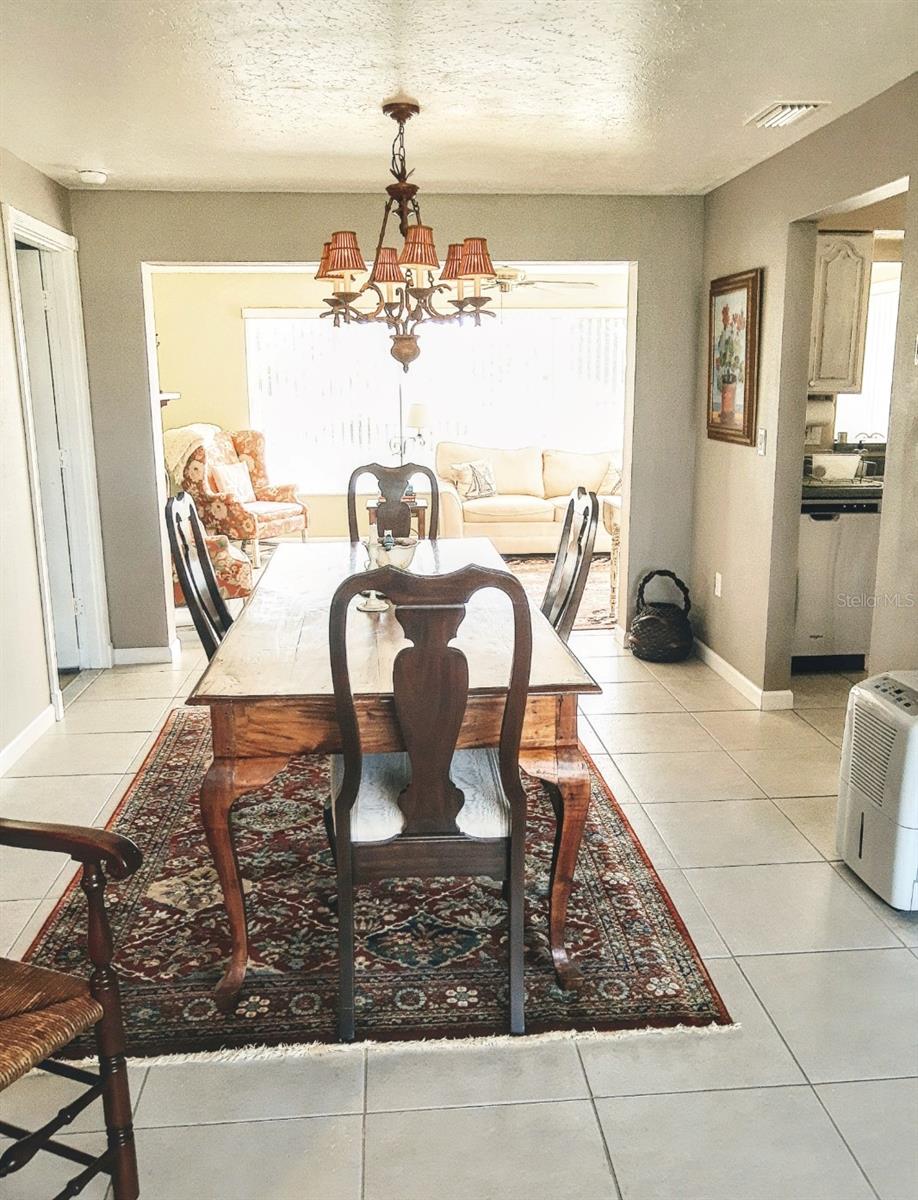 VENICE GARDENS - Residential Lease