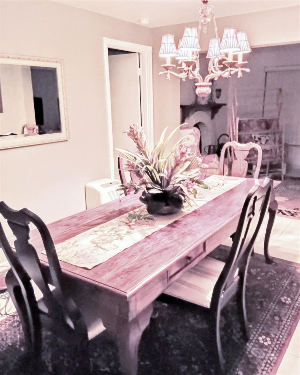 VENICE GARDENS - Residential Lease