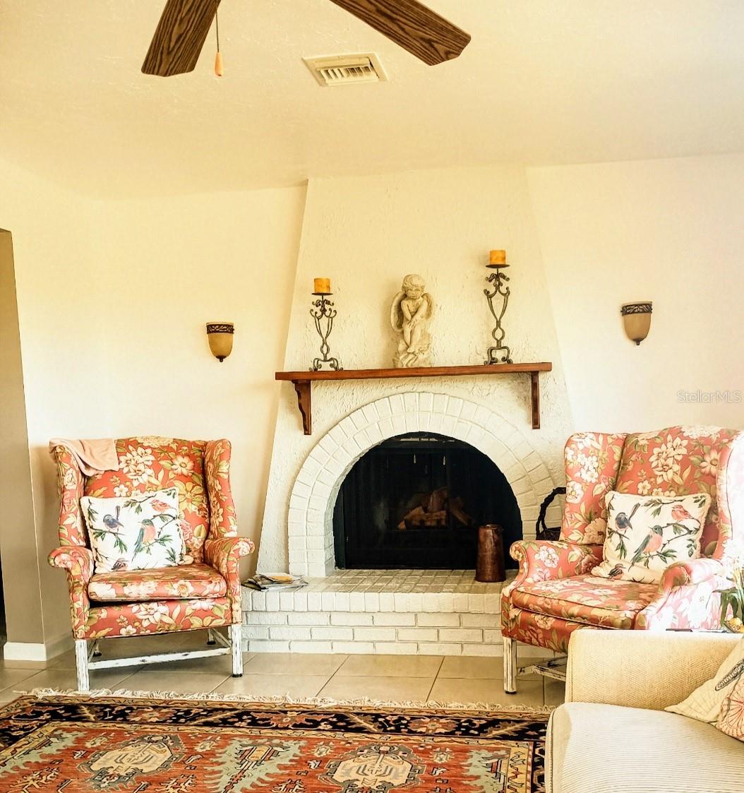 VENICE GARDENS - Residential Lease