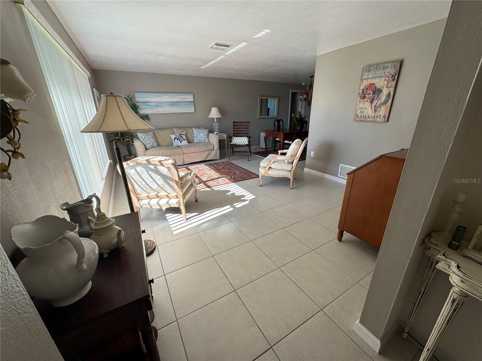 VENICE GARDENS - Residential Lease