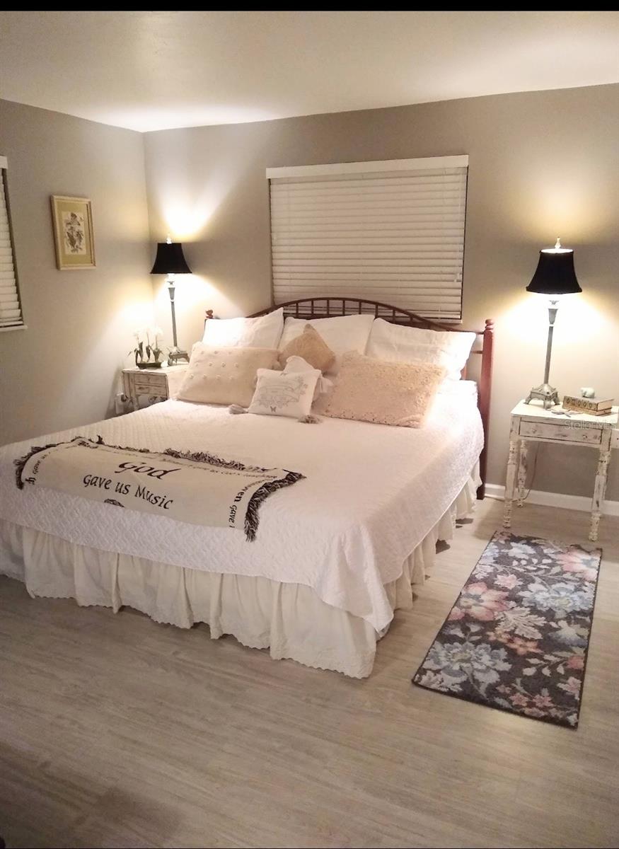 VENICE GARDENS - Residential Lease