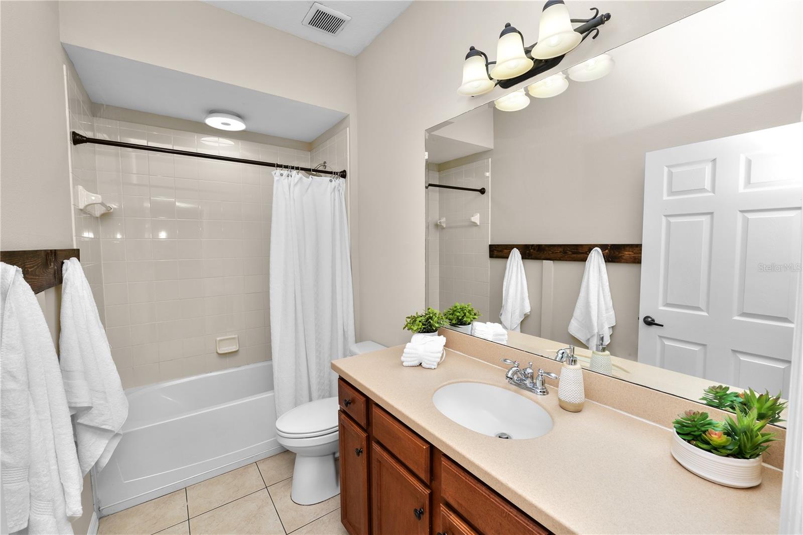 OAK LANDING - Residential