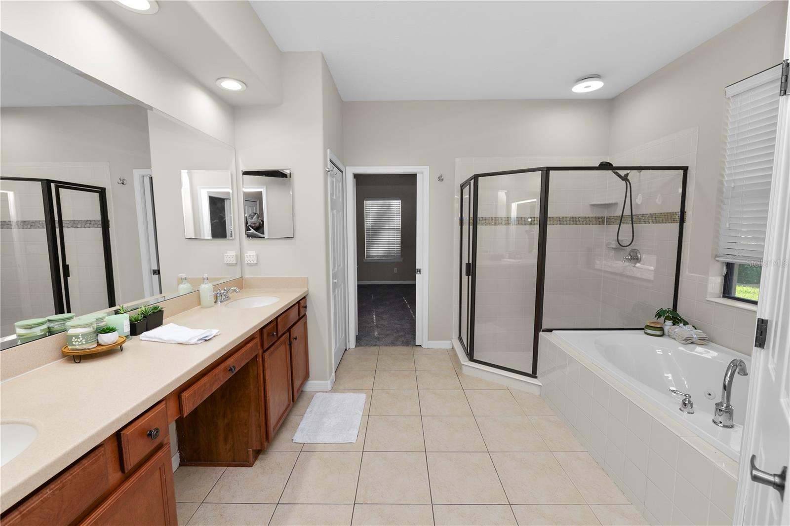 OAK LANDING - Residential