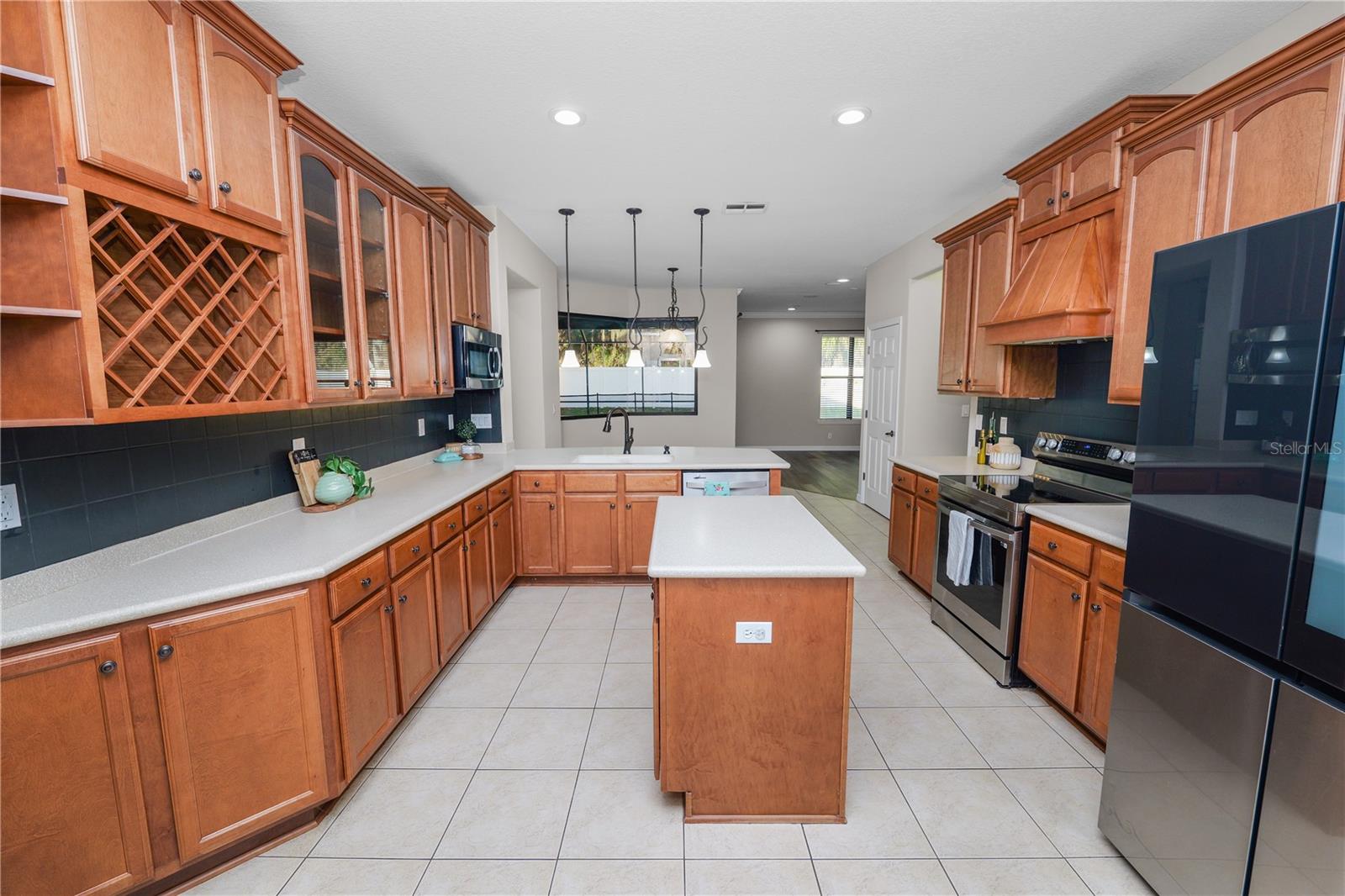 OAK LANDING - Residential