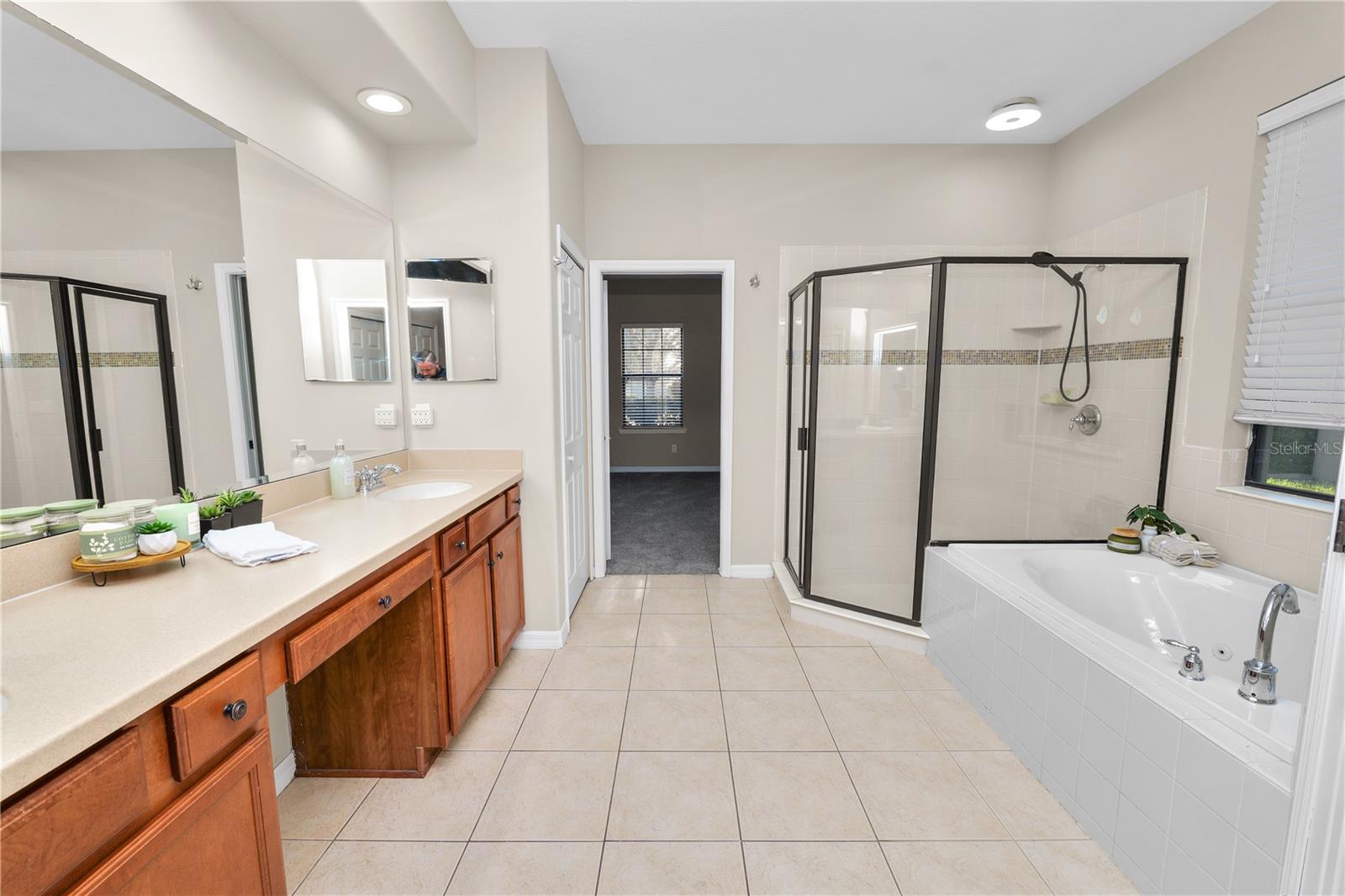 OAK LANDING - Residential