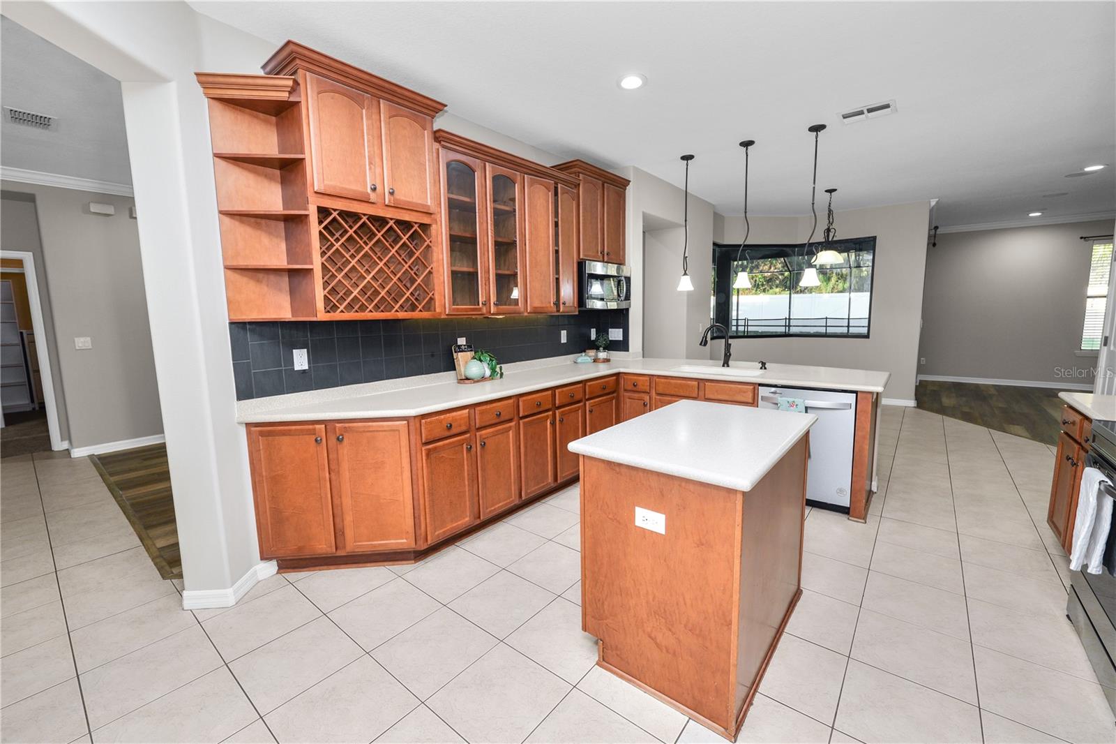 OAK LANDING - Residential