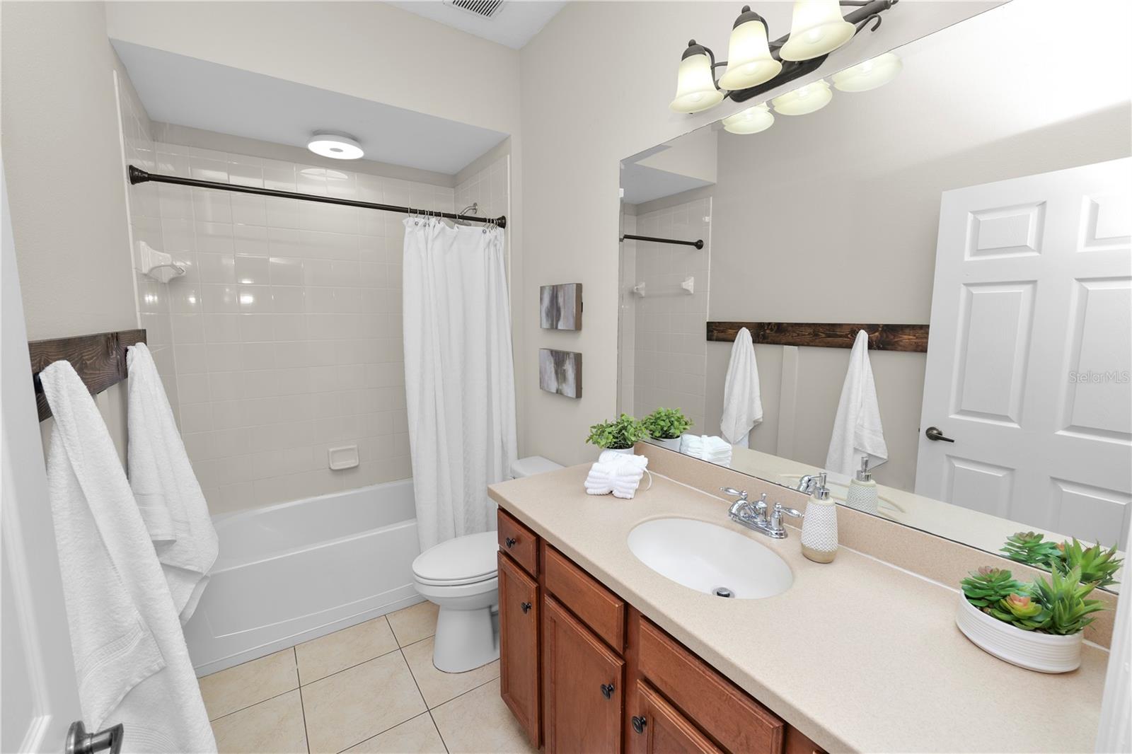 OAK LANDING - Residential