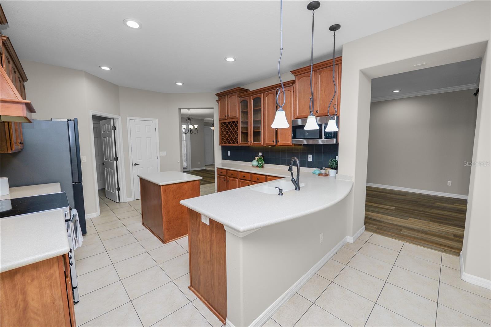 OAK LANDING - Residential