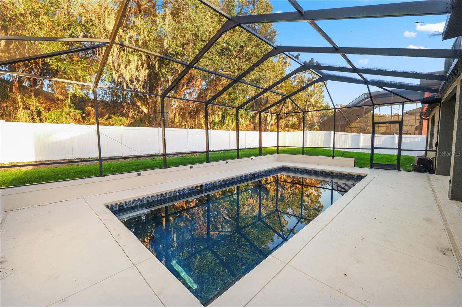 OAK LANDING - Residential