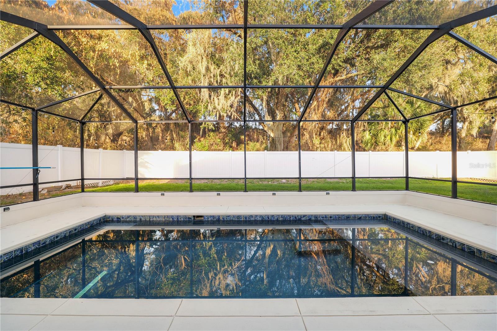 OAK LANDING - Residential