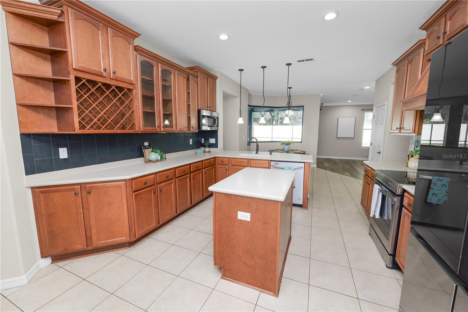 OAK LANDING - Residential