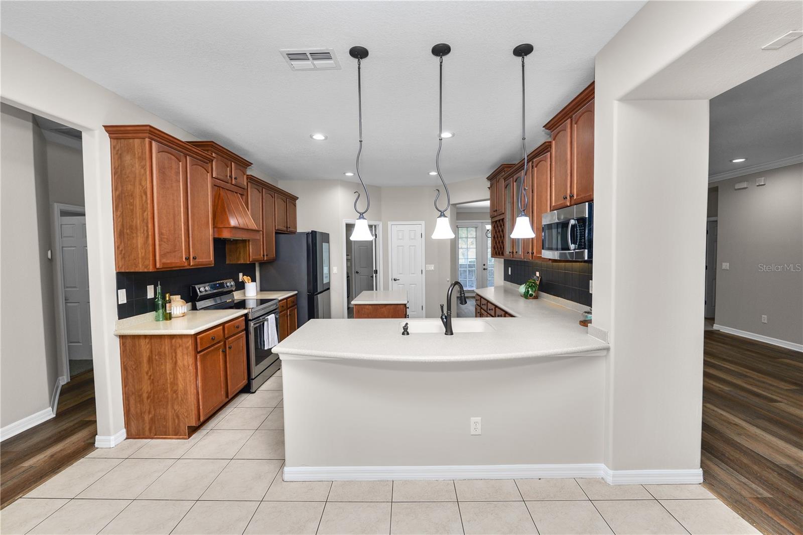 OAK LANDING - Residential