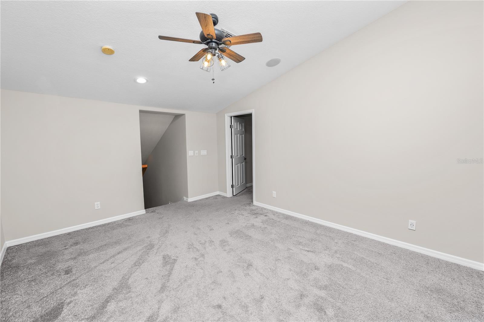 OAK LANDING - Residential