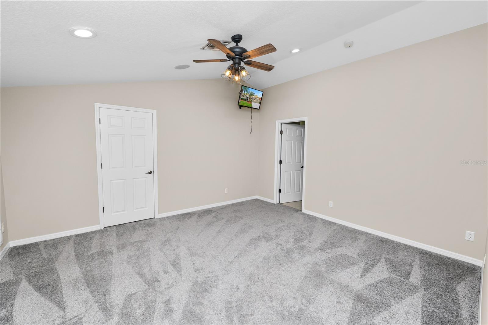 OAK LANDING - Residential