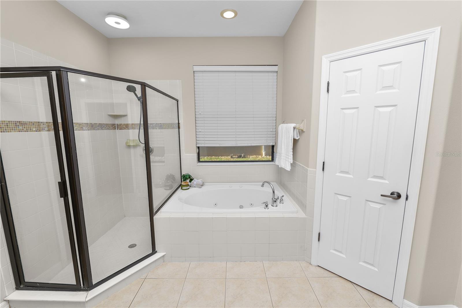 OAK LANDING - Residential