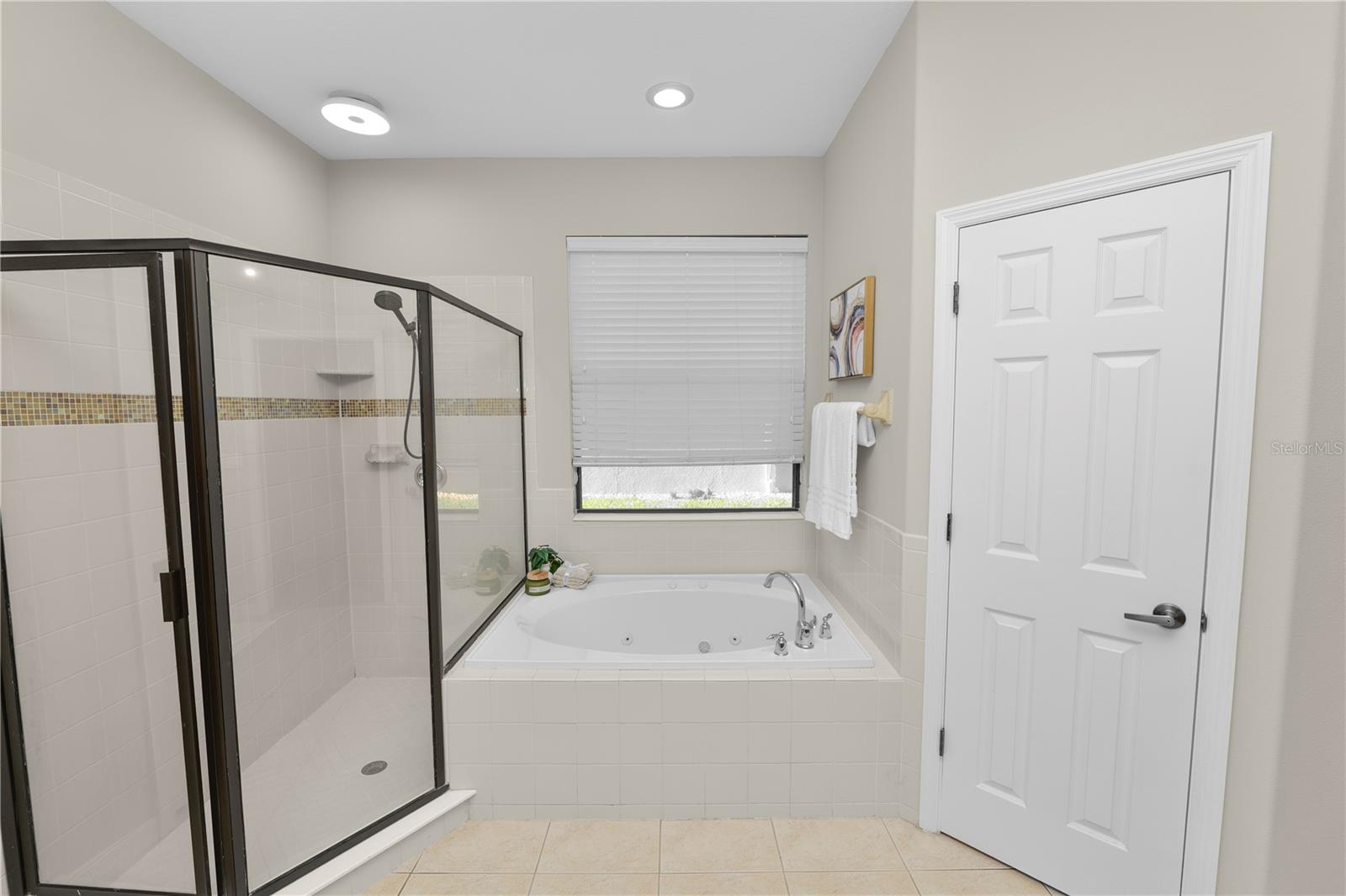 OAK LANDING - Residential